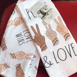 NWT Rae Dunn kitchen towels